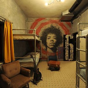 Dormitory Room Mixed